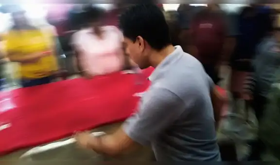 Roban celular a presidente del Juan Aurich en plena conferencia 