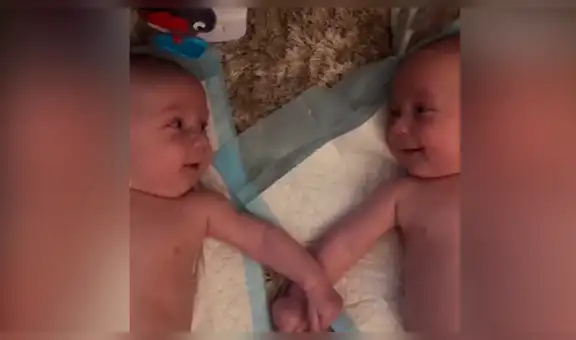 Bebés gemelos se conocen por primera vez en su vida y tienen amorosa reacción [VIDEO]