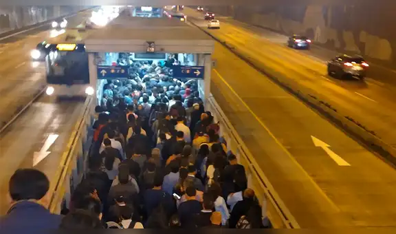 Pasajeros reportan terrible ‘colapso’ en el Metropolitano por ausencia de buses