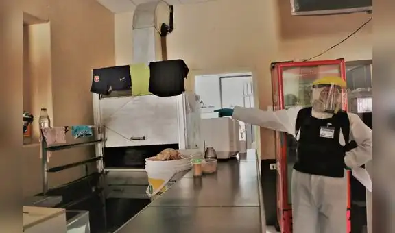 Encuentran ropa interior junto a pollos para delivery de cuarentena