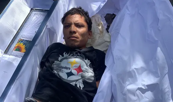 Pandillero de MS-13 se hace el muerto en ataúd para huir de El Salvador, pero lo detienen
