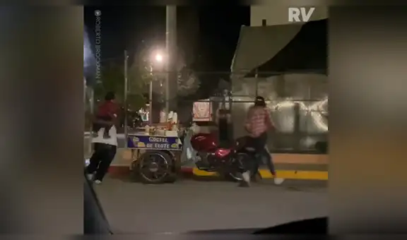 Pareja de ambulantes son protagonistas de una adorable escena junto a su bebé [VIDEO]
