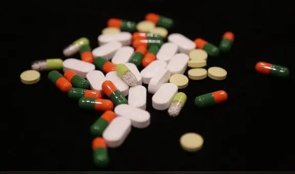 La famotidina: el fármaco contra la acidez estomacal que podría aliviar los síntomas de la COVID-19, según especialistas 