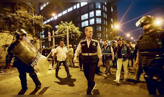 Muñoz retira a ambulantes de Av. 28 de Julio y anuncia obras