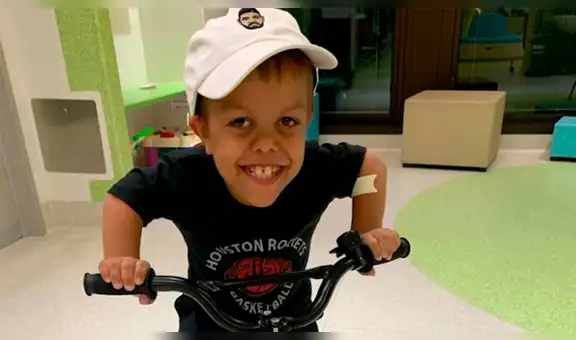 Niño con enanismo víctima de bulliyng viajará a Disney con famosos 