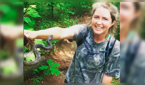 Mujer intenta tomarse ‘selfie’ con serpiente feroz, sin esperar la insólita reacción del animal [VIDEO]