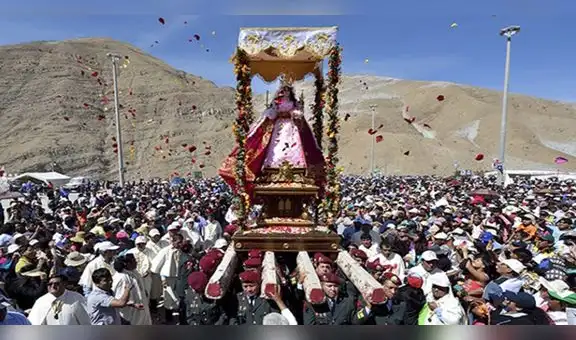 Los ‘vuelos de fe’ de la Virgen de Chapi sobre Arequipa durante la pandemia