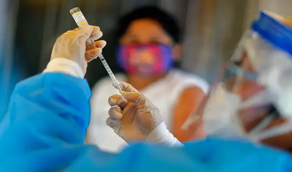 Estudio: Variante P1 puede evadir anticuerpos en recuperados y vacunados