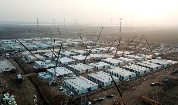 China construye a toda prisa un enorme centro de cuarentena contra COVID-19