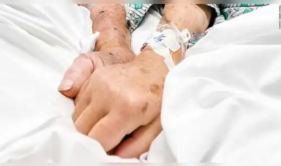 Ancianos con coronavirus mueren tomados de la mano en UCI de EE. UU.