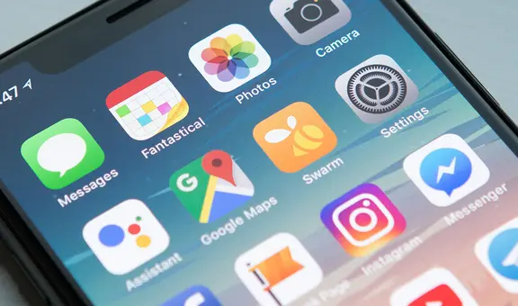 ¿Por qué aparecen puntos azules en la pantalla de inicio del iPhone?