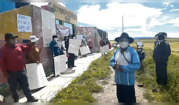 En riesgo inicio de año escolar en Puno por rechazo a directoras