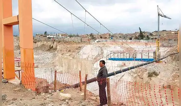 Arequipa: puentes de obra y vía 4 carriles paralizados por observaciones