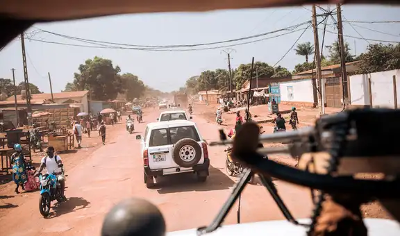 Asesinan a dos periodistas españoles que documentaban sobre la caza furtiva