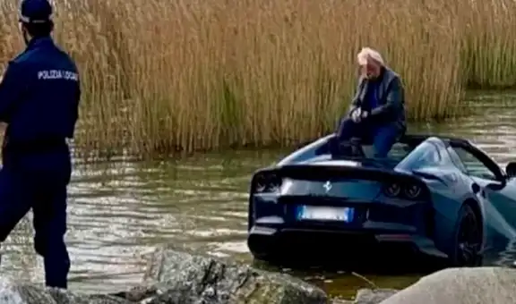 Olvida colocar el freno y halla su auto de 300.000 euros hundido en un lago