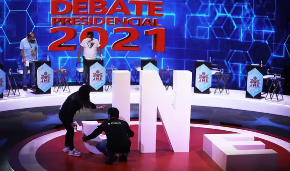 Debates presidenciales en suspenso: reunión con el JNE continúa este viernes