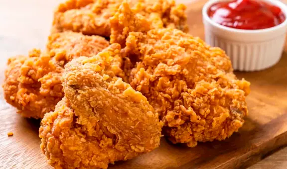 Mujer revela su receta para preparar un pollo broaster al estilo KFC