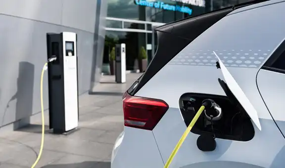 Autos eléctricos serán menos costosos que uno a combustión, según estudio