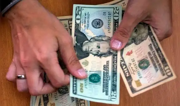 Dólar repuntó al final de la jornada y cerró con nuevo histórico de 3,85 soles 