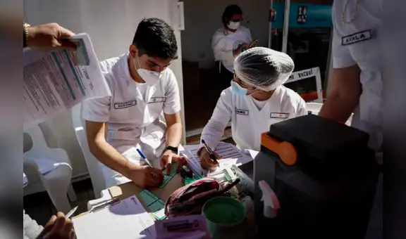Paraguay recibe la donación de un millón de dosis de vacunas de Pfizer por parte de EE. UU.