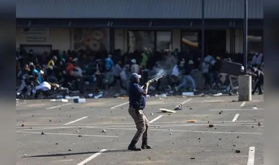 ¿Por qué se están dando violentas protestas en Sudáfrica?
