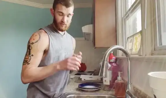 Trabajador de limpieza se equivoca de casa y asea la vivienda de unos desconocidos