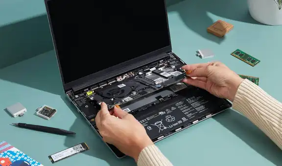 Laptop que permite reemplazar casi todos sus componentes ya se envía a primeros usuarios
