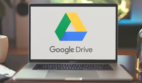 ¿Qué situaciones debes evitar al crear una cuenta de Google Drive y por qué son riesgosas?