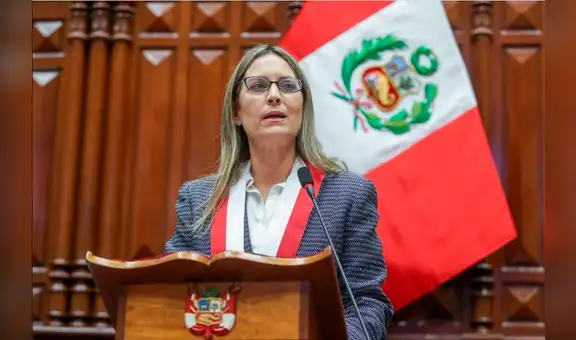 María del Carmen Alva firma ley exprés para ampliar y beneficiar inscripción de precandidatos