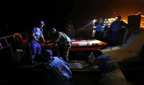 Al menos 12 muertos después de que un barco se volcara en el centro de China
