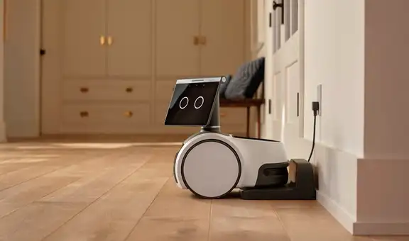Amazon presenta a Astro, un robot de monitoreo doméstico que patrulla tu casa de manera autónoma