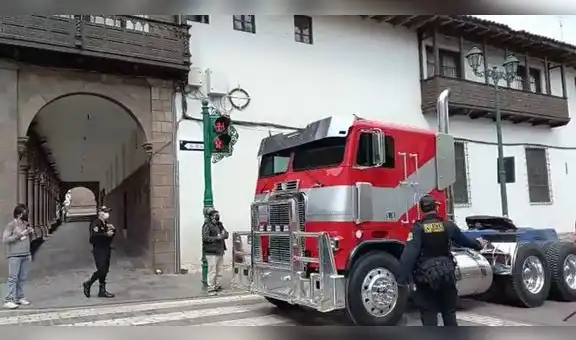 Transformers: Optimus Prime y compañía se dejaron ver en el centro de Cusco 