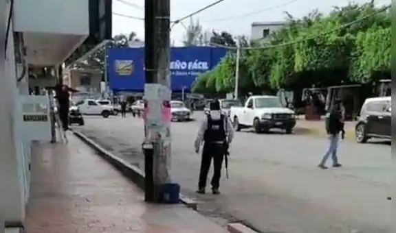 Delincuentes ponen bomba falsa a mujer y toman rehenes para robar en banco de México
