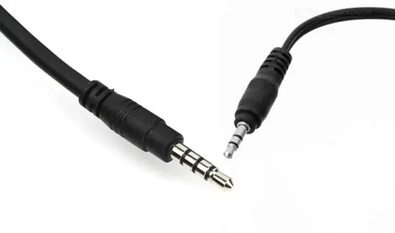 ¿Sabes por qué algunos auriculares tienen 2 y otros 3 rayas en sus conectores?