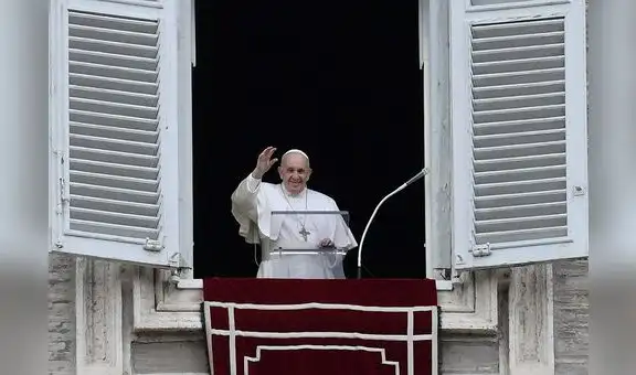El papa critica a los cristianos que “rezan como papagayos”