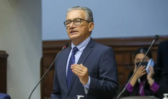 Aguinaga advierte que "también se podría" vacar a Dina Boluarte si no prospera adelanto de elecciones