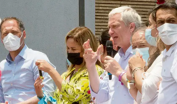 Últimas encuestas dan una estocada en la intención de voto de José Antonio Kast