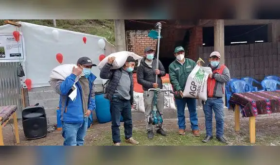 Midagri: entregan semillas de pastos y fitotoldos a familias campesinas de Huaral