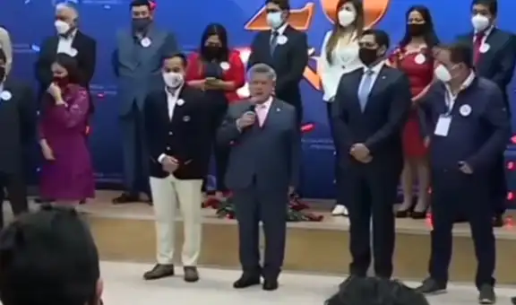 César Acuña se vuelve tendencia con nueva frase: “La vida es lo más preciado en la vida”