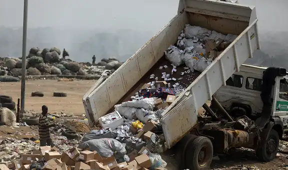 Nigeria, el país más poblado de África, destruye 1 millón de vacunas contra la COVID-19