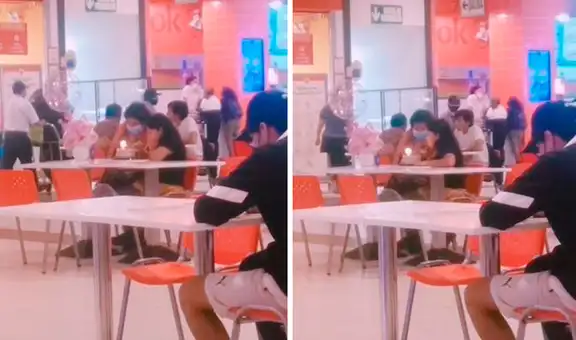 Madre celebra el cumpleaños de su hija en el patio de comidas de un centro comercial