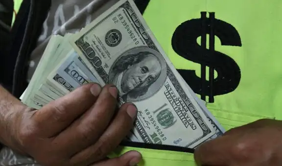 Dólar baja a S/ 3,855 y alcanza nivel del 26 de mayo del 2021