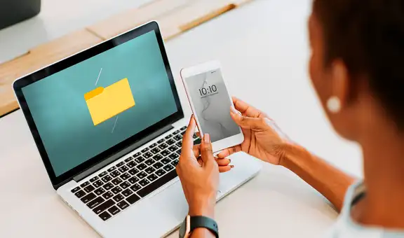 ¿Cómo transferir archivos entre PC y smartphone sin usar cables?