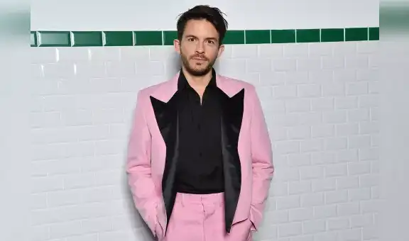 “Los Bridgerton”: Jonathan Bailey confesó que sintió presión por esconder su sexualidad