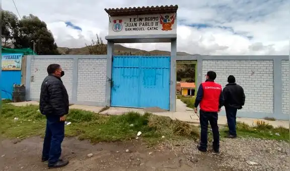 Vaca se vuelve viral en TikTok tras ser captada parando el tráfico en una autopista 