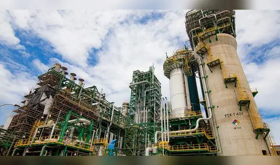 Trabajadores denuncian a trasnacional Cobra por no pagarles sueldos en refinería Talara