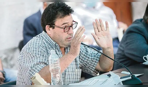 Edwin Martínez se queja del bufet del Congreso: "Llego tarde y casi no encuentro nada"