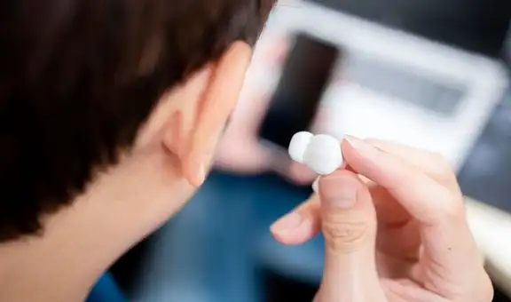 ¿Sabías que no es recomendable usar audífonos de chupón para oír tu música a todo volumen?