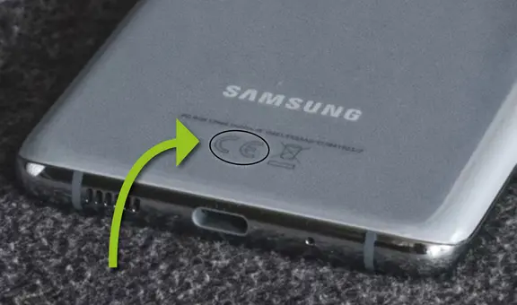 ¿Qué significan las letras “CE” que están detrás del teléfono y cuál es su importancia?