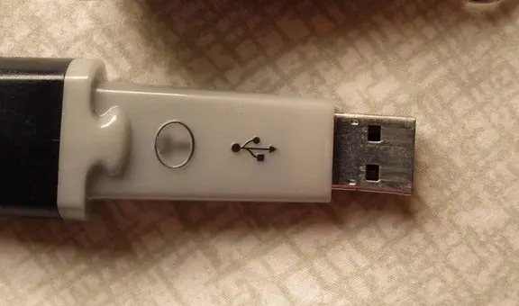 ¿De cuánta capacidad era el primer USB de la historia?